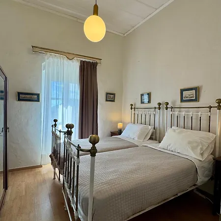 Marcora's Historical Estate בית כפרי