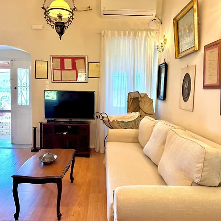 Marcora's Historical Estate בית כפרי *