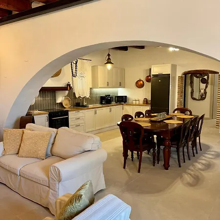 Εξοχικό σπίτι Marcora Historic Mansion *