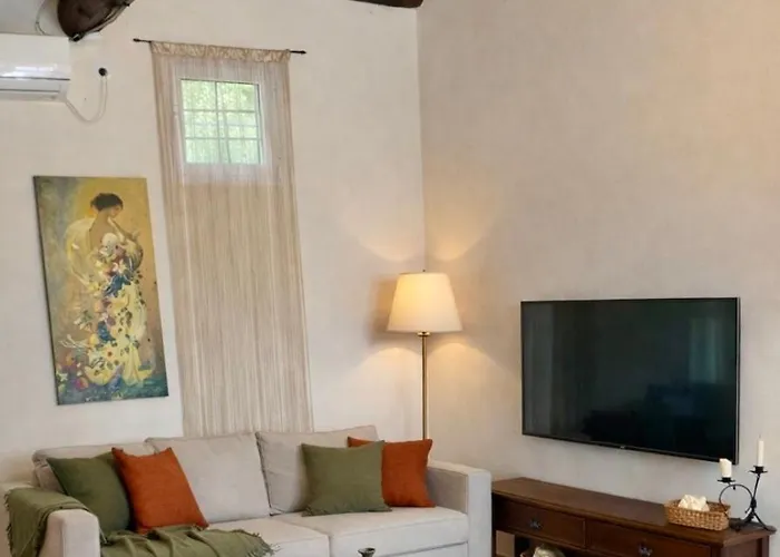 Marcora Historic Mansion Casa de Campo Strongyli (Benitses)